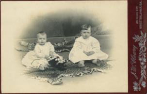 Evelyn Brooke Pollard and Mary Hope Pollard.  ca 1904