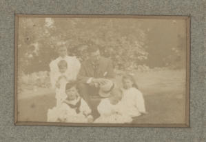 Last snapshot of E.R.H.P and family.  August 22 1906
