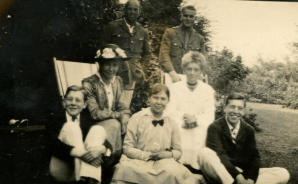 Frederic Hugh Pollard, Mary Emma Pollard, Mary Hope Pollard, Mrs Honey and Evelyn Brooke Pollard.  Gillingham Vicarage, Kent