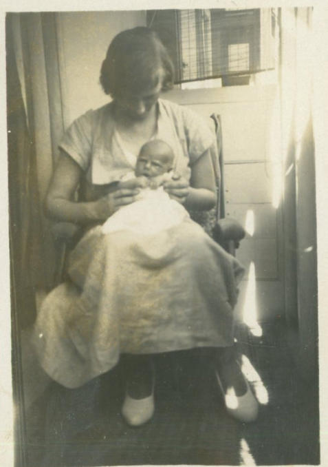 Ismay with her mother, Honor.