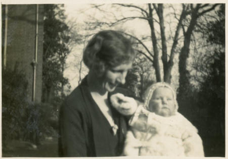 Ismay with her mother, Honor.