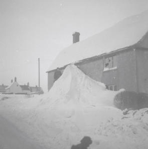 Hawesbury Upton drifts.  8.1.63