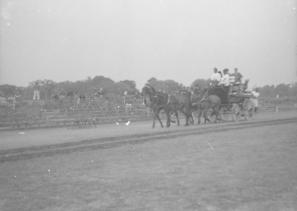 Army Horse Show  Delhi 1952 Renalt Deport coach team  31.12.52