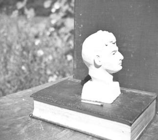 Ruth's sculpture - Small Head   13.3.54 