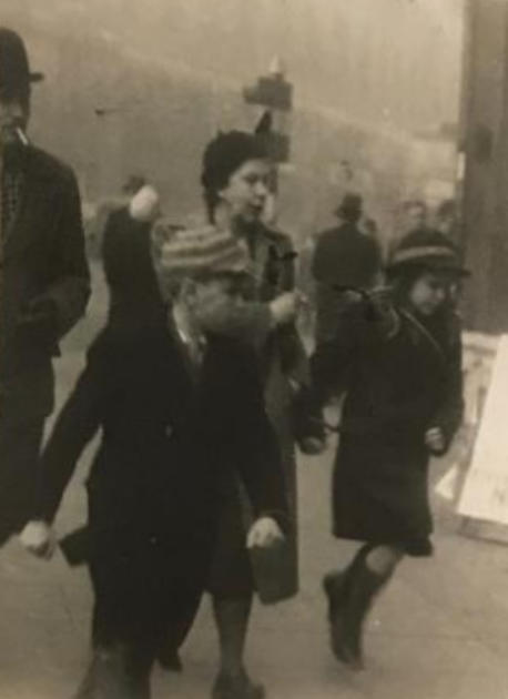 London 1949 - Hilary, Richard (Oakley Hall uniform), Ruth and Georgina (Miss Denly's uniform)  (GM)