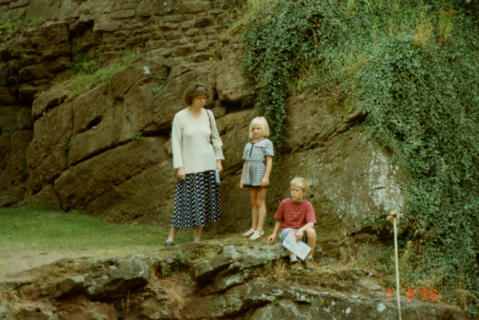 3rd Augst 1996 - Goodrich Castle.  Terri Waddington, Elisabeth and Alexander Bickford.